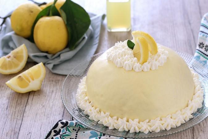 Delizia al limone, traditional lemon dessert from Campania